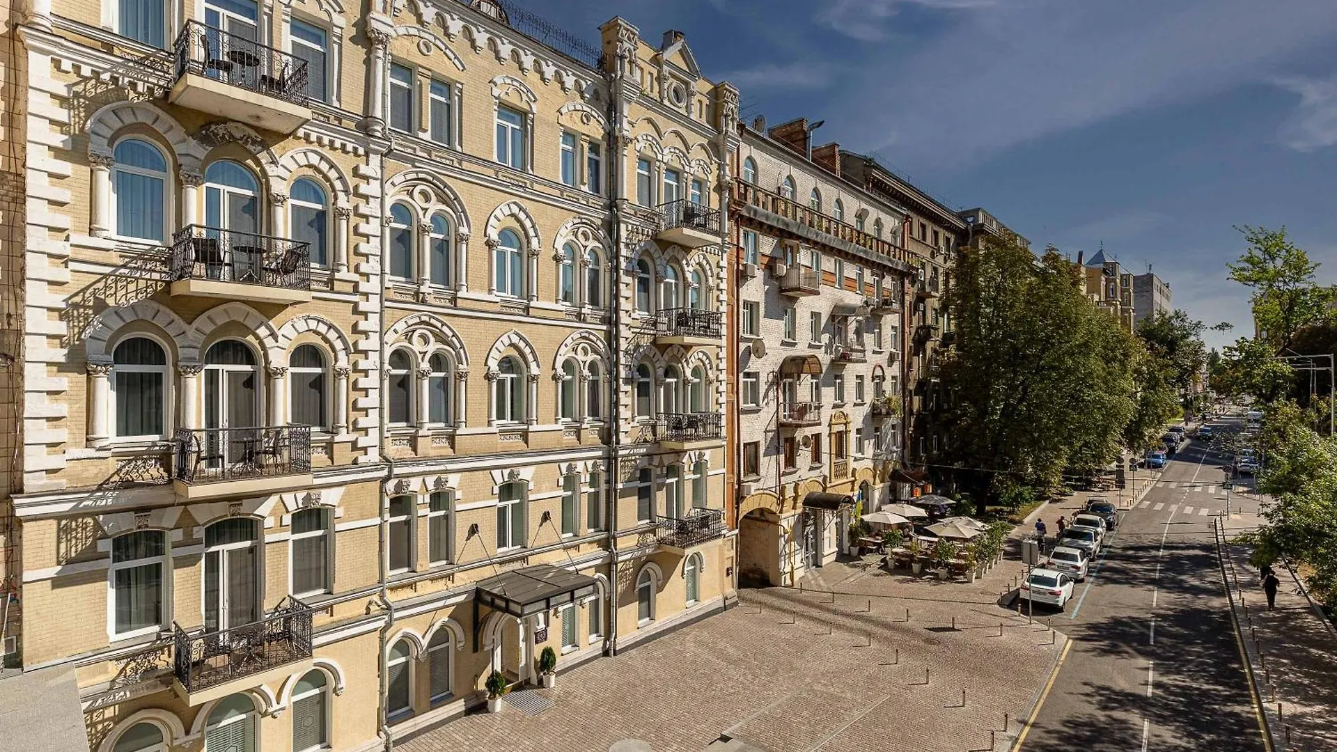 Hotel Queen Bee Kyiv