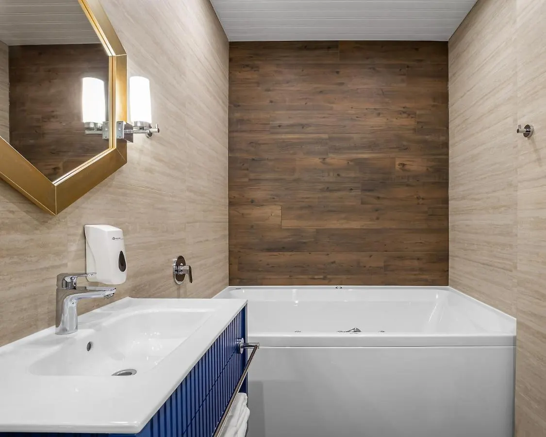 Queen Bee Kiew Hotel