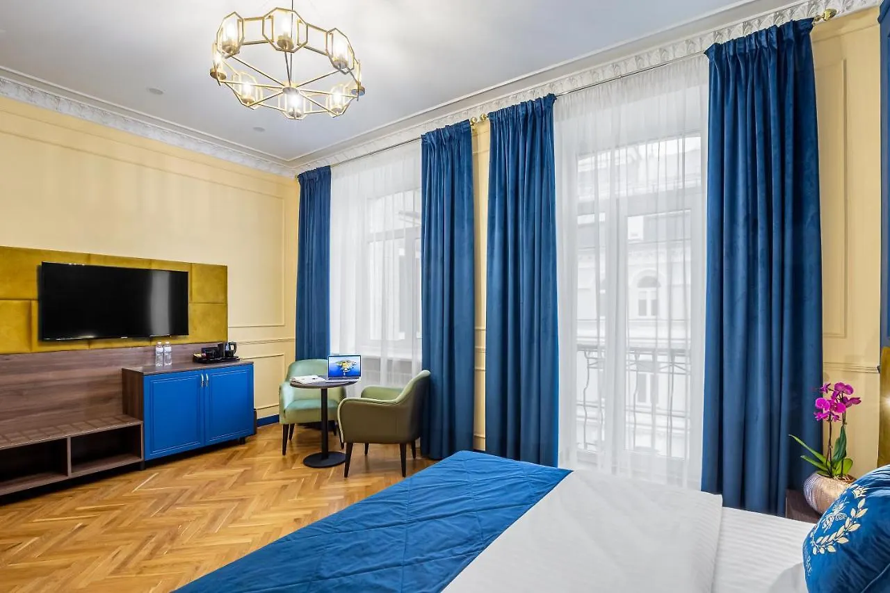 Queen Bee Kiev Hotel