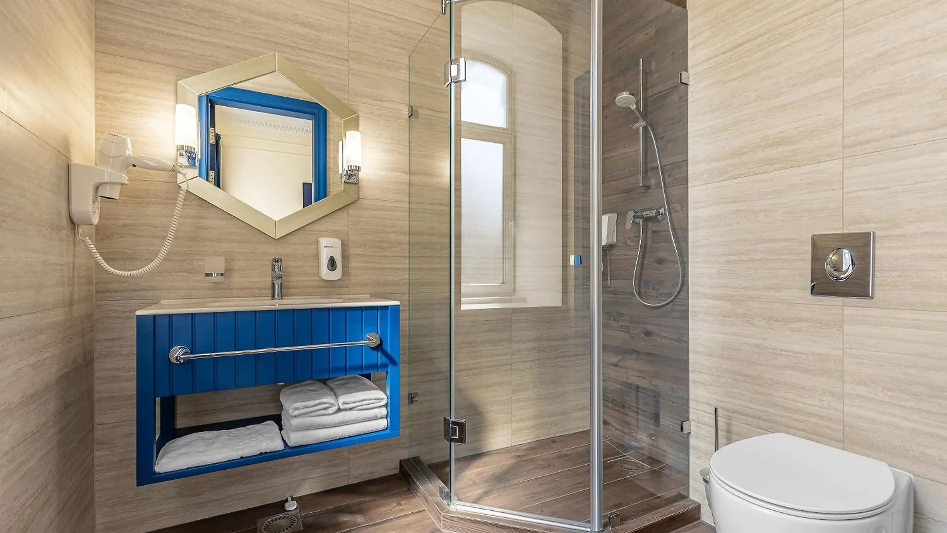 Hotel Queen Bee Kiew Ukraine