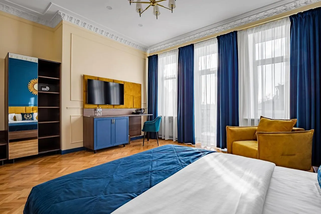 Queen Bee Kiev Hotel
