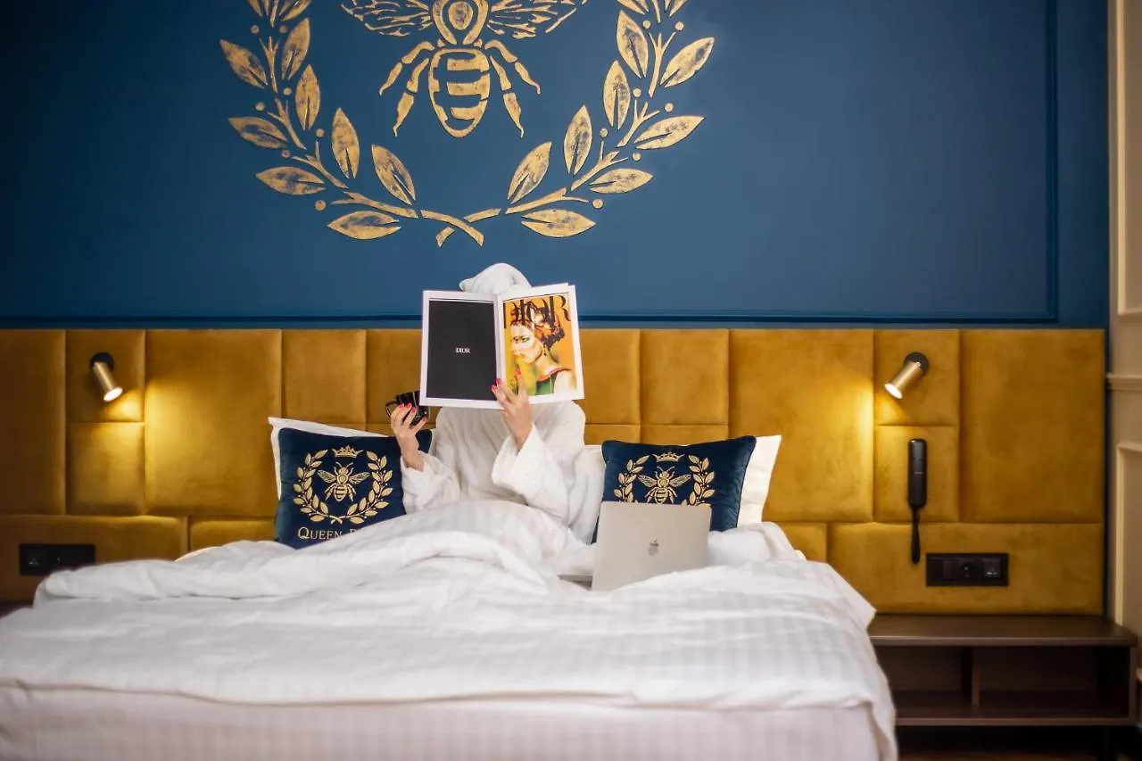 Queen Bee Kyiv
