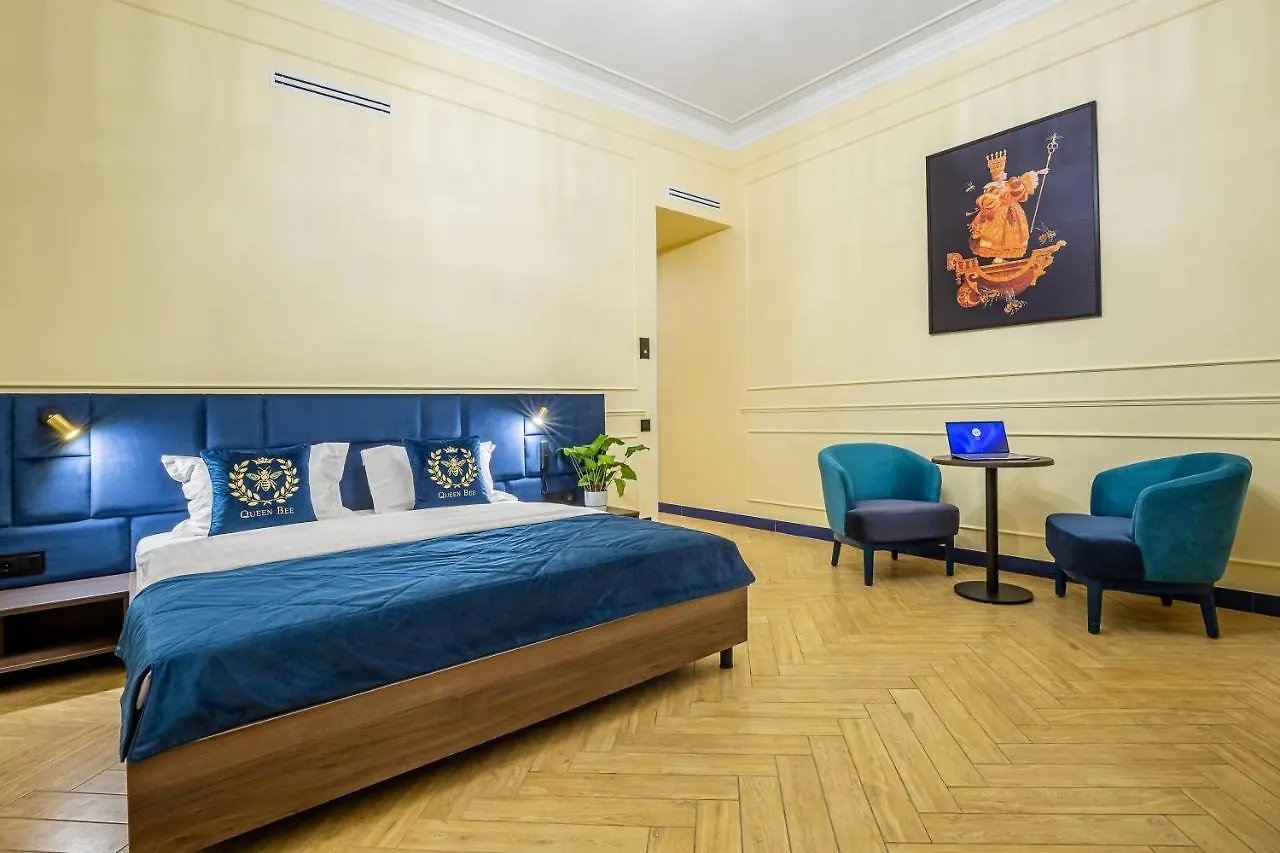 Queen Bee Kiev Ucraina